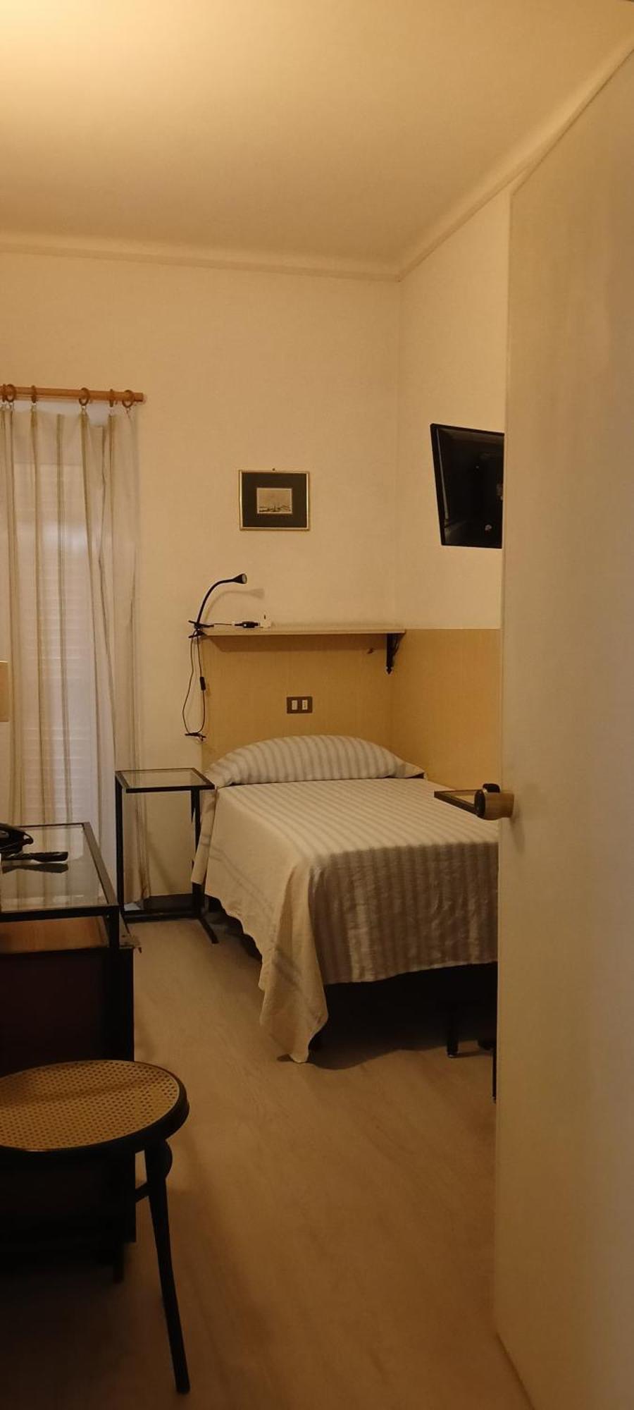 Piccolo Hotel Holiday Center Finale Ligure Exterior foto